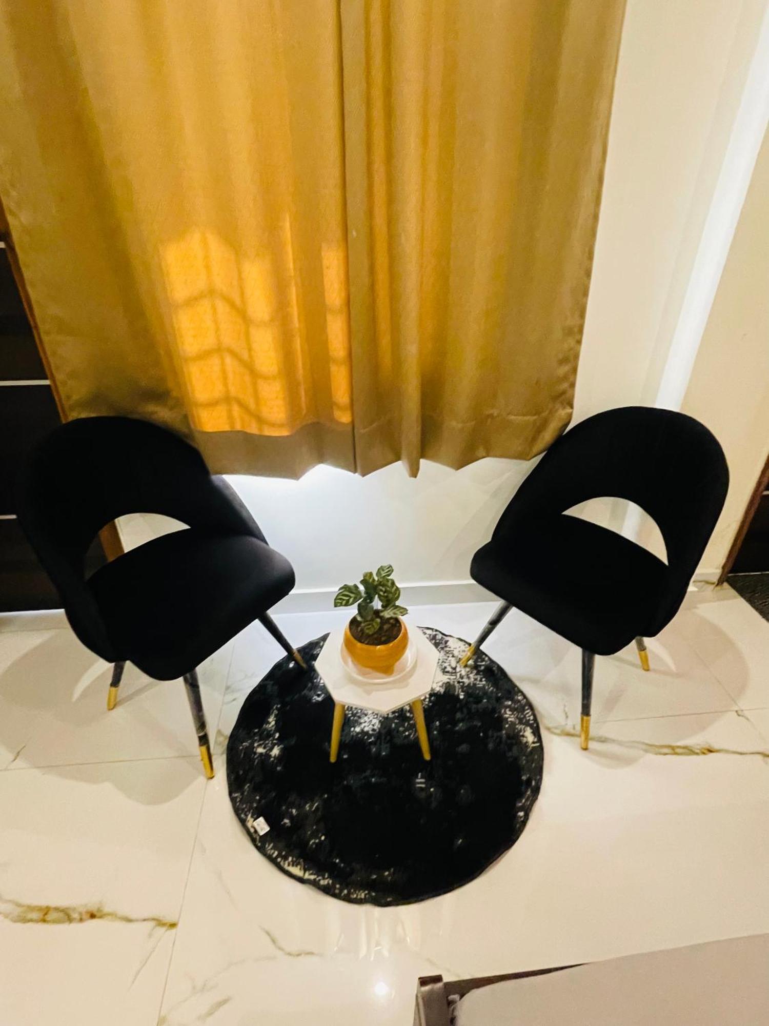 Two Bhk Abode In Golf City לקנאו מראה חיצוני תמונה